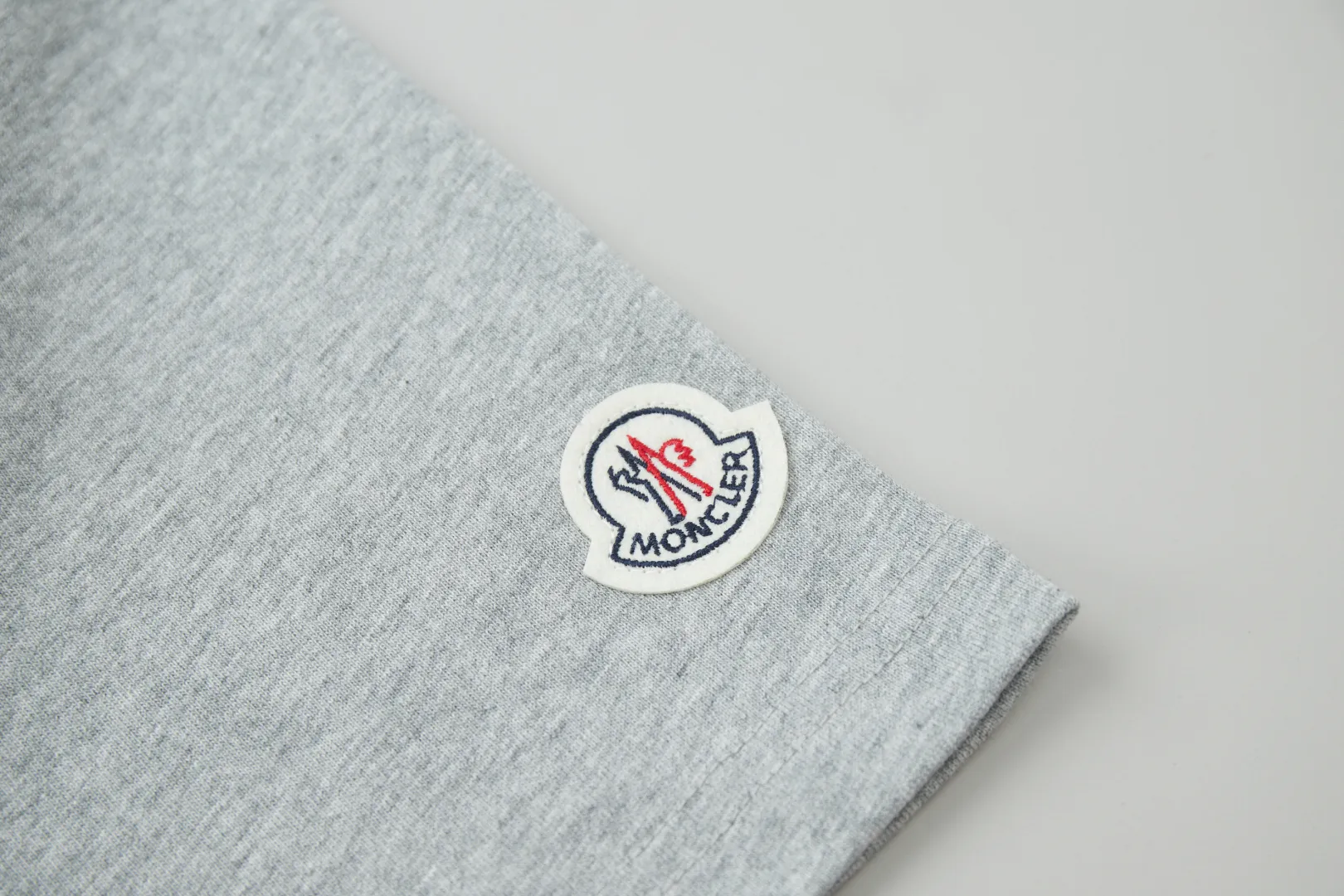 ✨MONC✨🆕25SS New Arrival · 260 100% · 32 1X 1 · · ：White/Black/Gray/Blue Size：S/M/L/XL